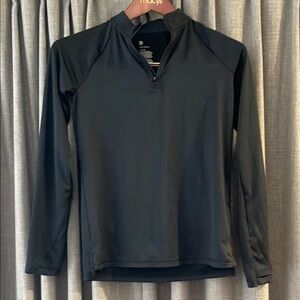 All in Motion Kid’s Black Sports Longsleeve Shirt 1/4 Zip pullover
